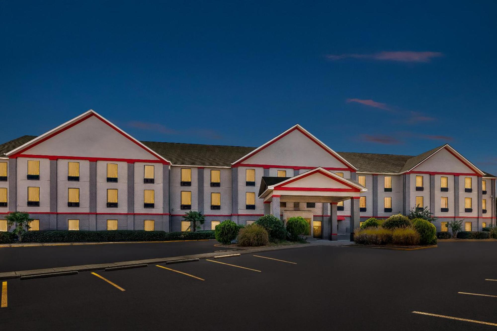 Red Roof Plus+ & Suites Atlanta Airport South College Park Dış mekan fotoğraf
