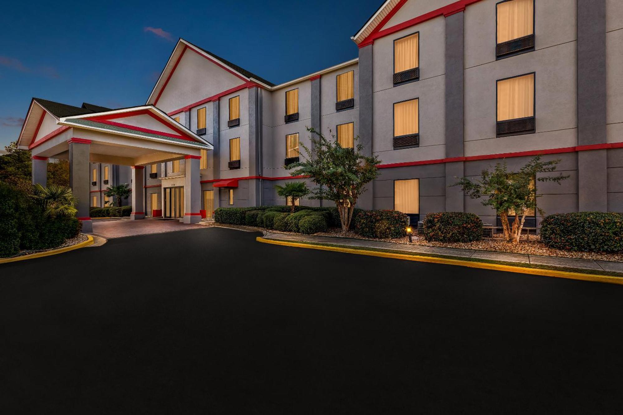 Red Roof Plus+ & Suites Atlanta Airport South College Park Dış mekan fotoğraf