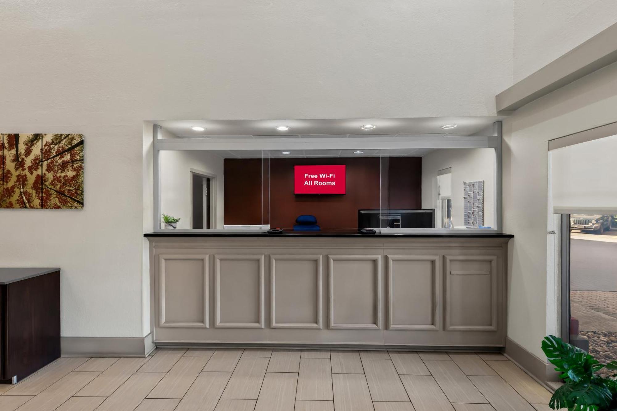 Red Roof Plus+ & Suites Atlanta Airport South College Park Dış mekan fotoğraf